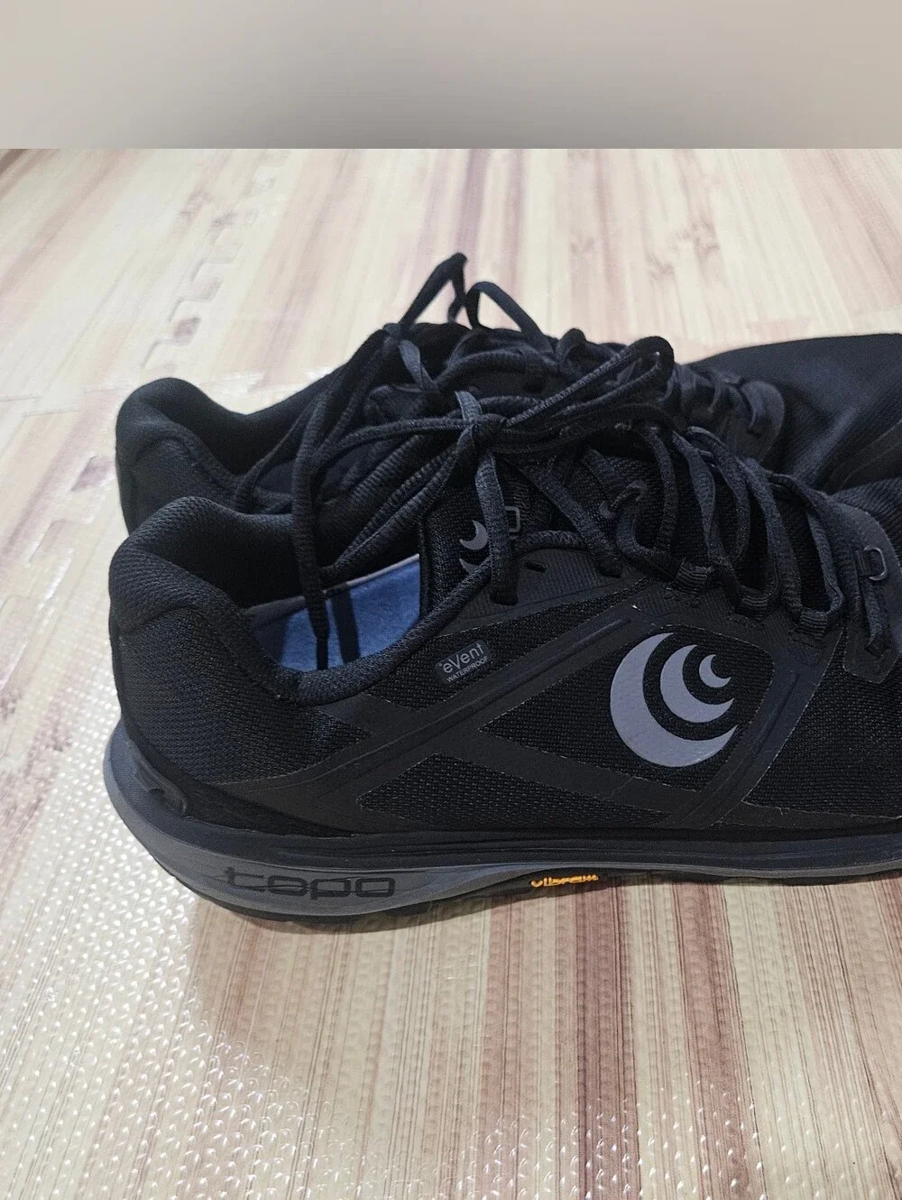 Topo Athletic Terraventure 4 WP Men's Trail Shoes Black/Charcoal Size 11.5 US
